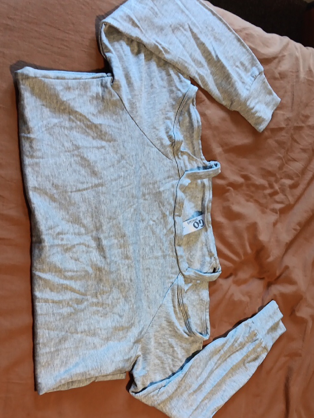GO COUTURE COLD SHOULDER SWEATSHIRT SIZE L